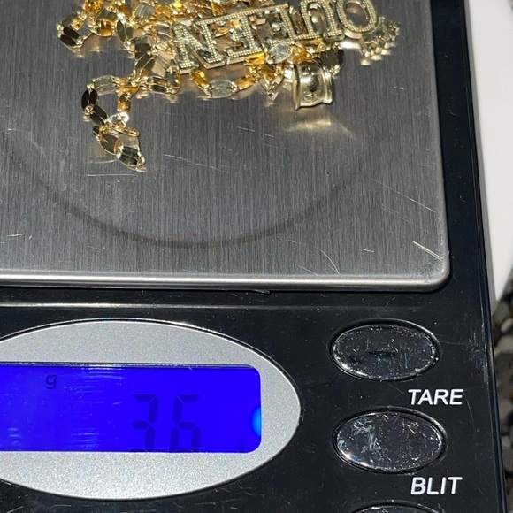 10k solid real gold queen pendant w/ solid gold stunning chain, not plated, Sale - Picture 3 of 6